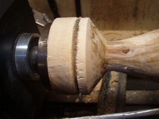  pedestal is marked with a parting line