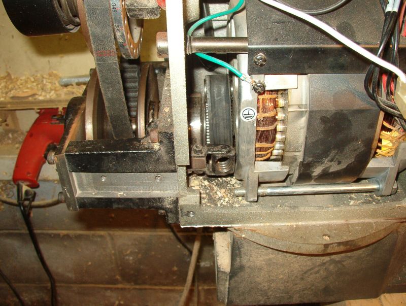Replacing the Drive Belt on the 15" Craftsman Woodturning Lathe (2)