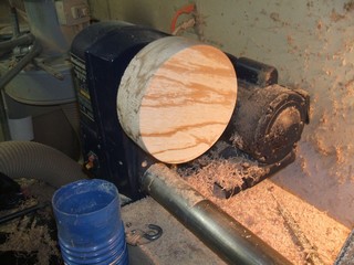 base round and concave slightly