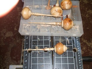 four options for gluing up the ornaments 