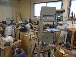 Woodturner's bandsaw and lathe