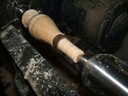 	there is a ridge of wood left just to the left of the ferrule	